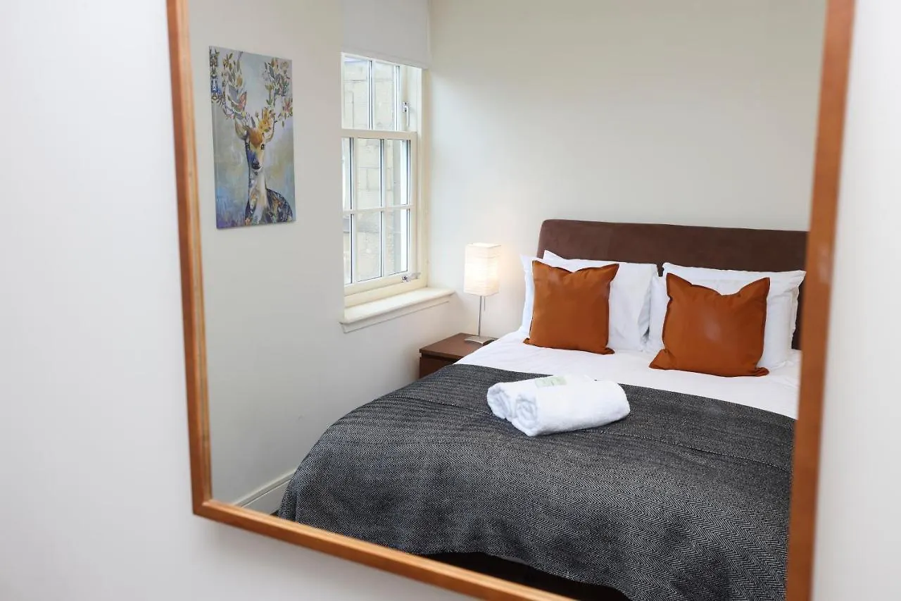 Joivy Spacious 2 Bed,2 Bath Flat, Free Parking And Rooftop Terrace Edinburgh