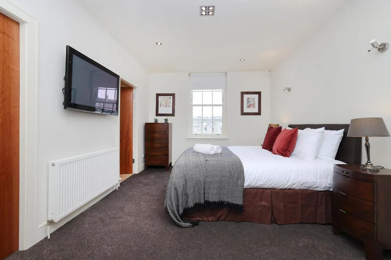 Apartment Joivy Spacious 2 Bed,2 Bath Flat, Free Parking And Rooftop Terrace Edinburgh