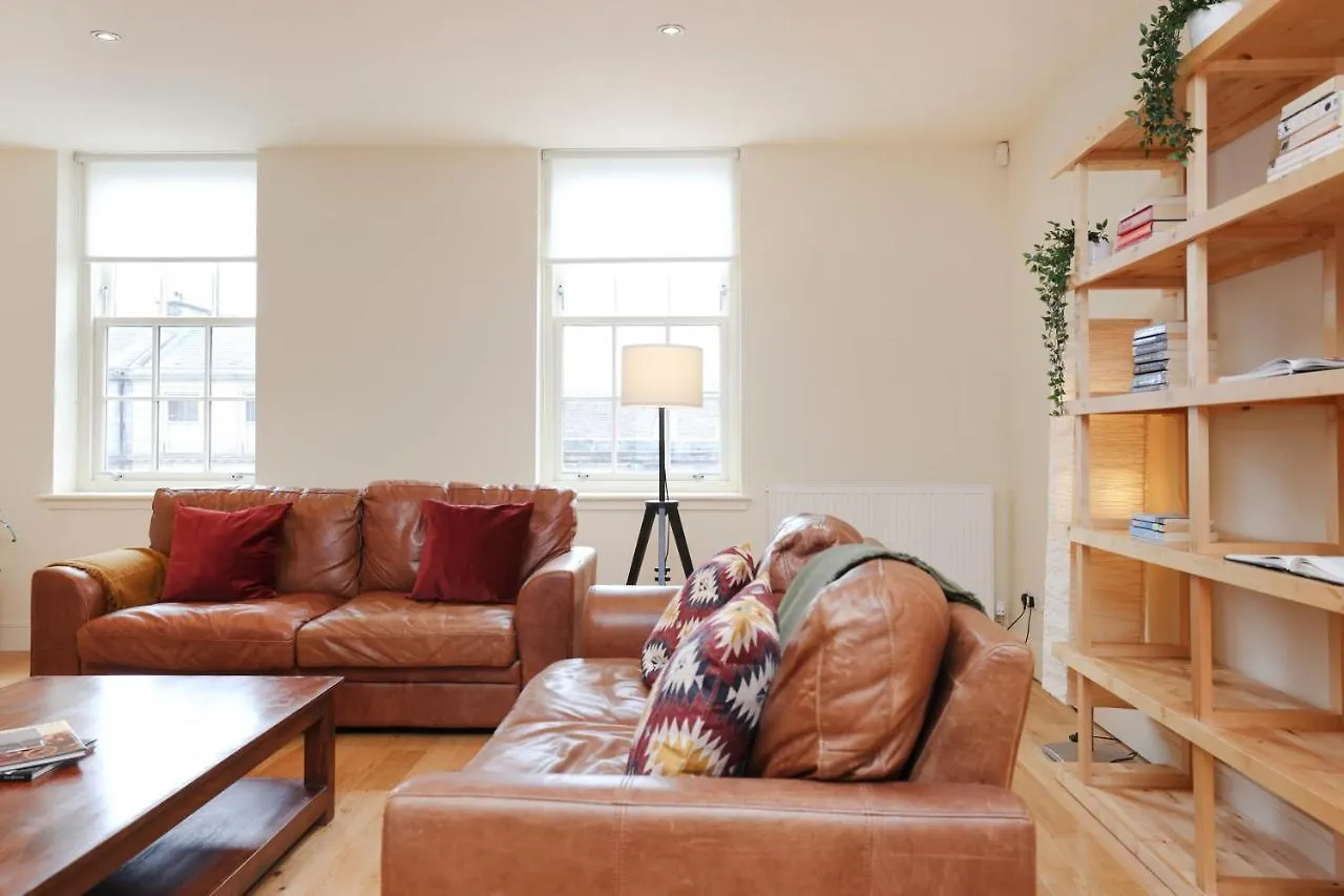 Apartment Joivy Spacious 2 Bed,2 Bath Flat, Free Parking And Rooftop Terrace Edinburgh