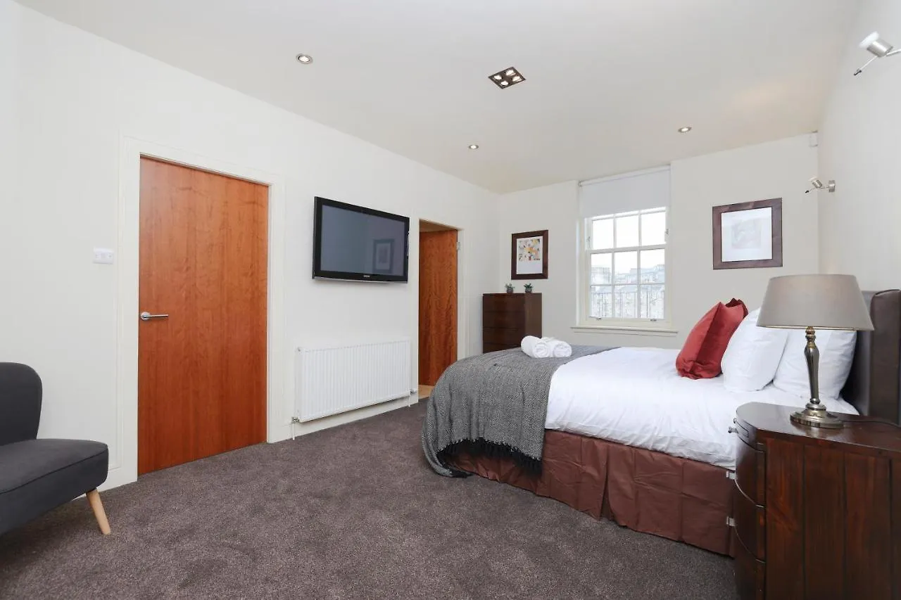 Apartment Joivy Spacious 2 Bed,2 Bath Flat, Free Parking And Rooftop Terrace Edinburgh